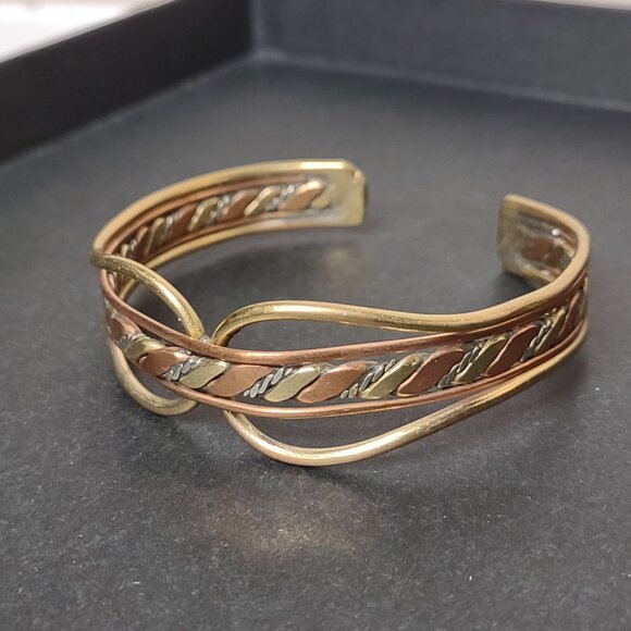 6.75 Inch Very Awesome Vintage Multi Tone Metal Cuff Bracelet - Picture 1 of 13